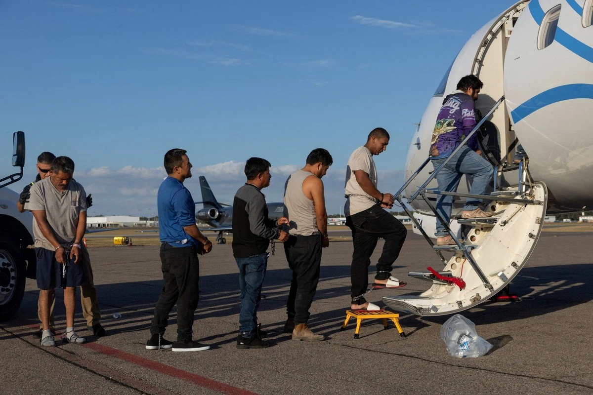 ICE physically restrained deportees in 51-hour flight to six countries