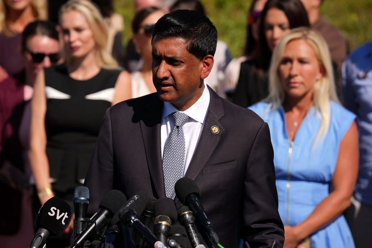 Key Democrat says Epstein files vote to compel could come Monday