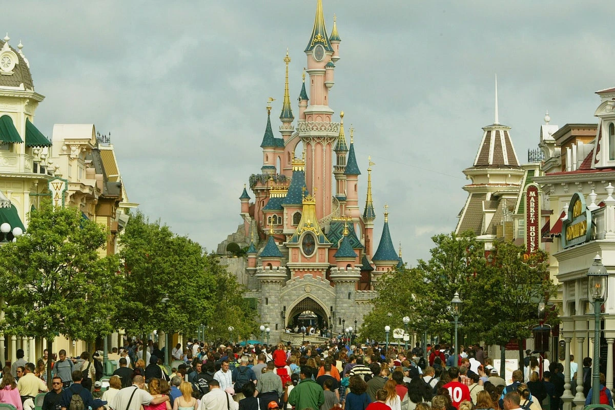 Briton arrested at Disneyland after fake wedding to nine-year-old girl