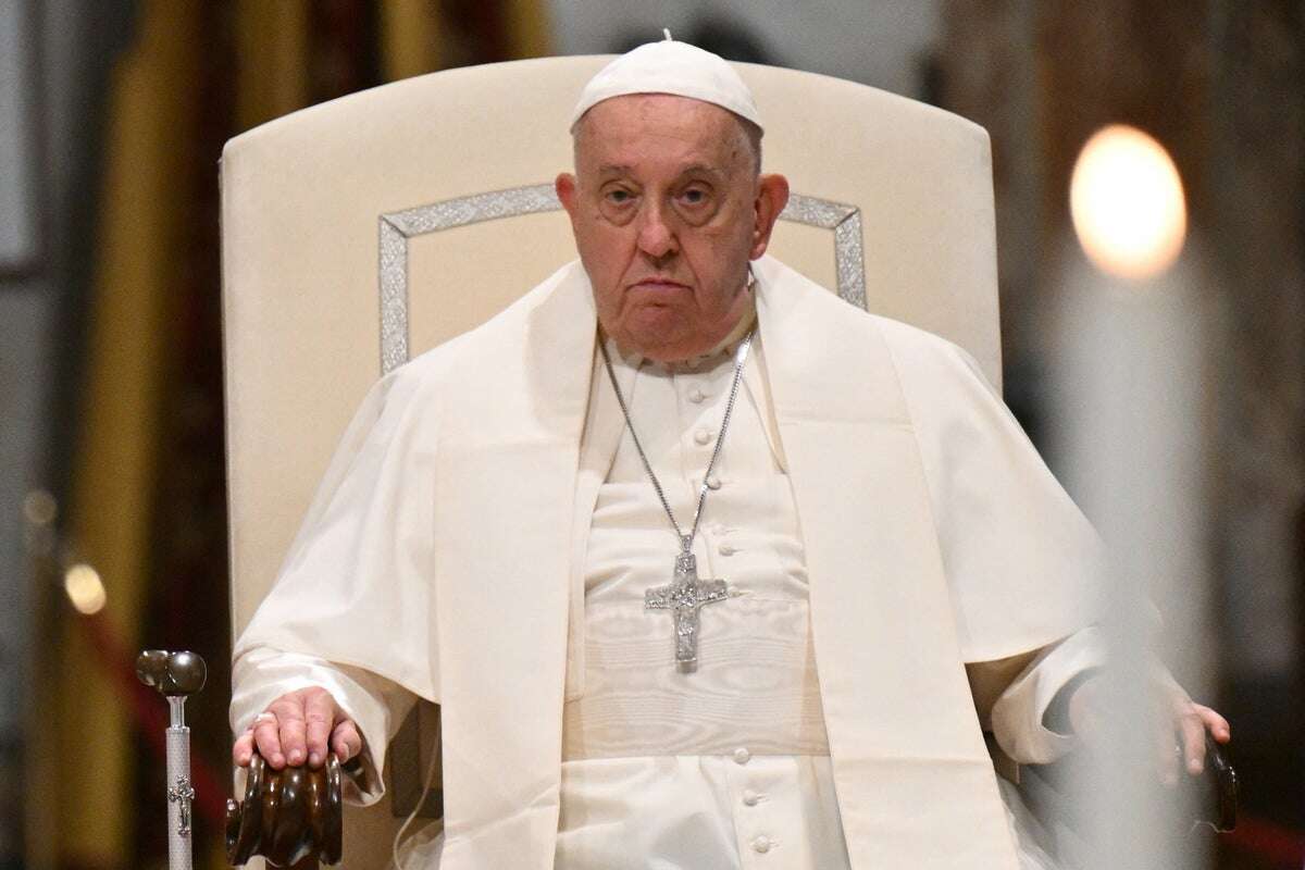 Unclear if Pope is awake after diagnosis of kidney failure