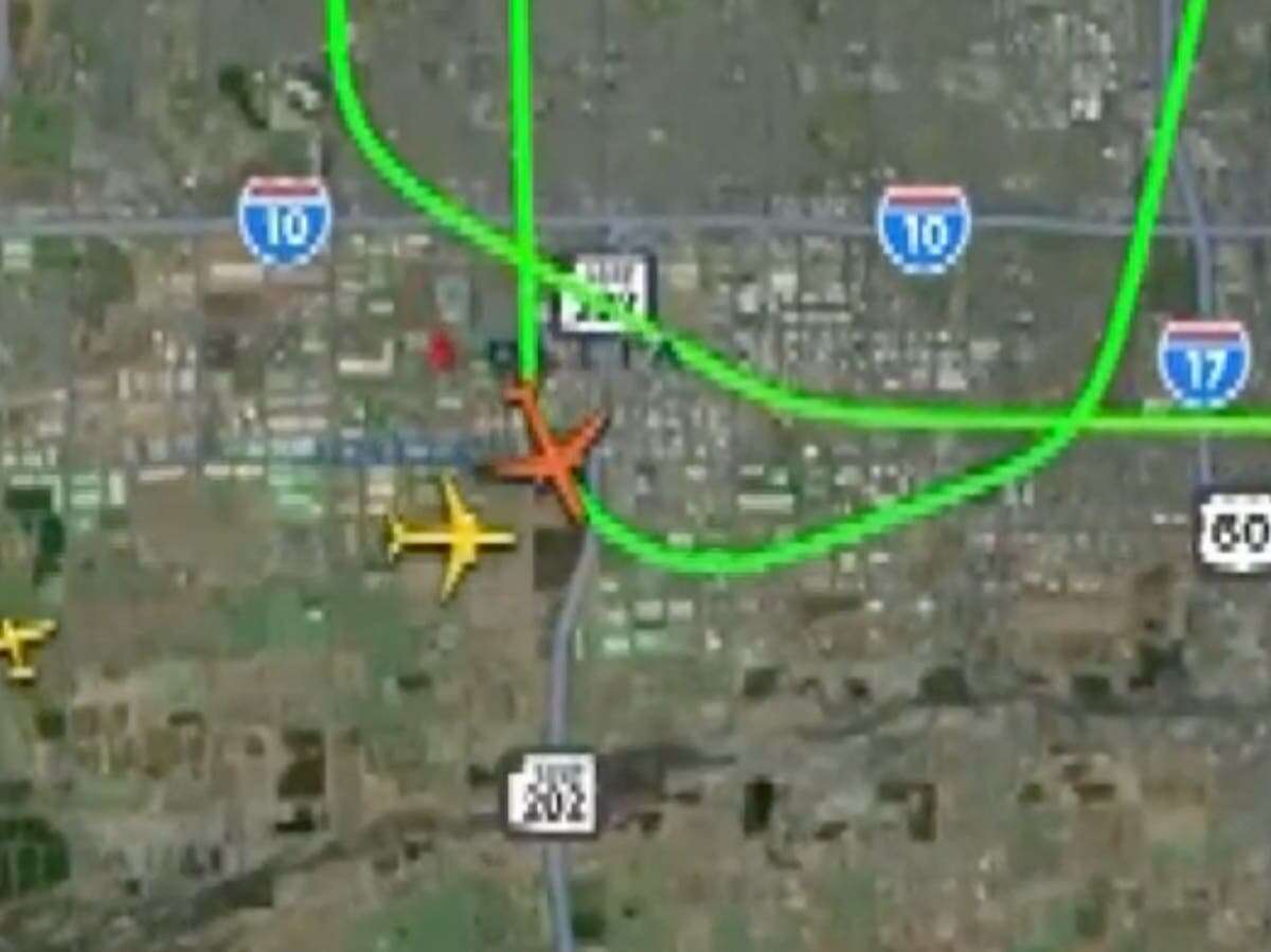 Two planes nearly collide in skies over Phoenix