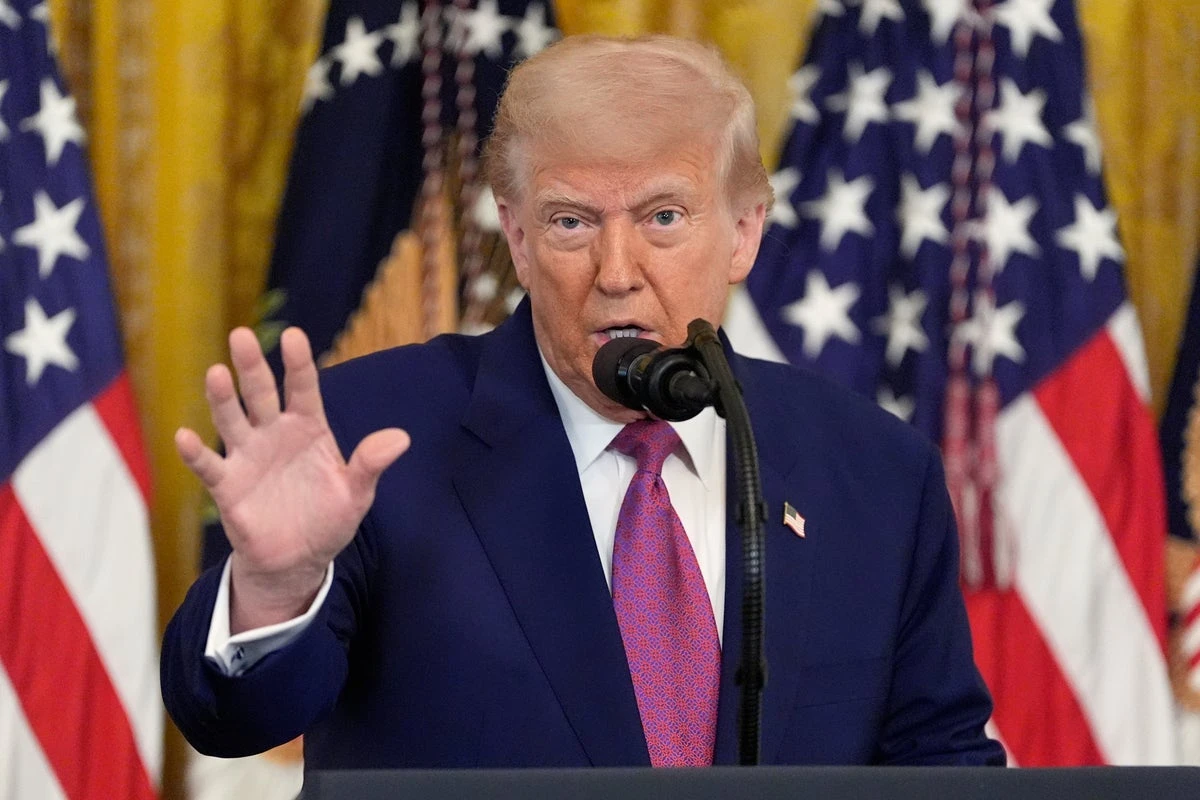 Trump urges Iran and Israel ‘deal’ - as hawks push for regime change
