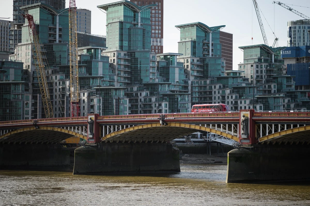 Hundreds impacted by weight restrictions on another London bridge