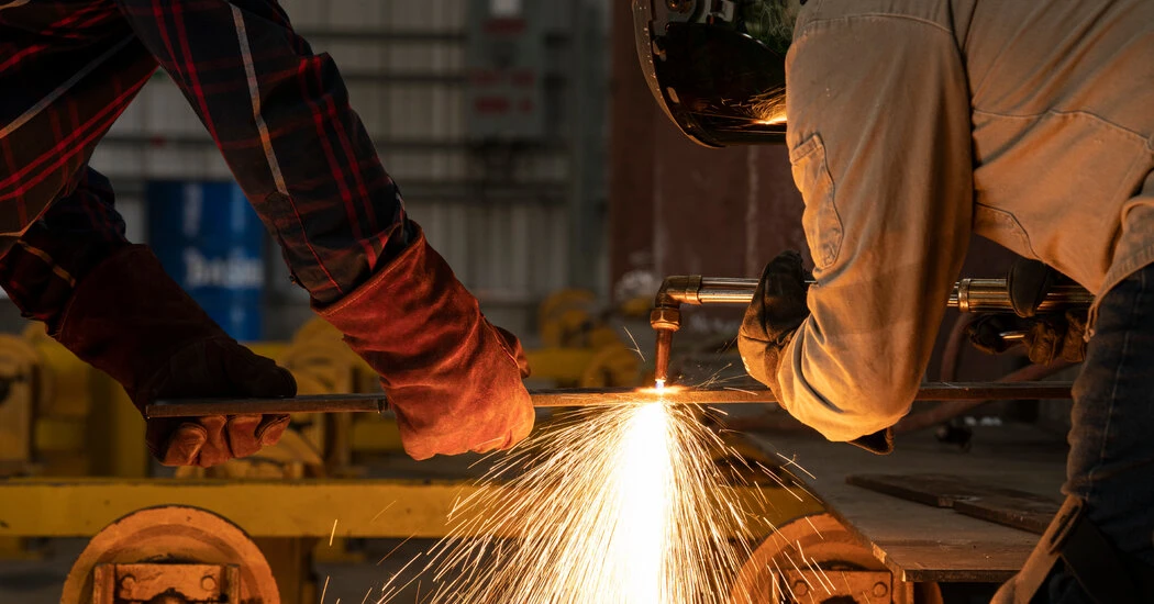 U.S. Adds Fees for Chinese Ships in Effort to Boost Shipbuilding