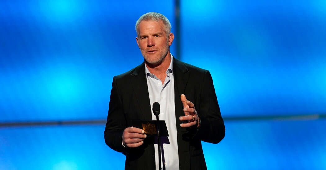 Brett Favre, a Personal Injury Lawyer and a 30-Second Pitch for Trump