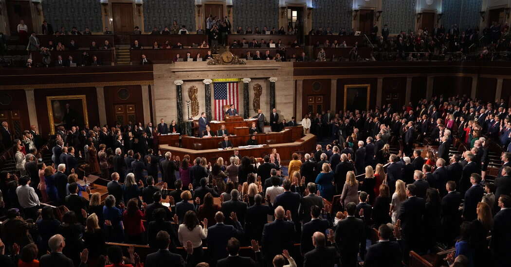 With Speaker Drama and Family Photos, New Congress Gets Off to a Wobbly Start