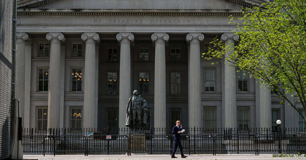 U.S. Budget Deficit Rises to $1.8 Trillion in 2024