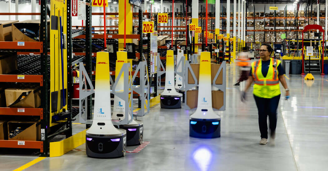 Robots Struggle to Match Warehouse Workers on ‘Really Hard’ Jobs