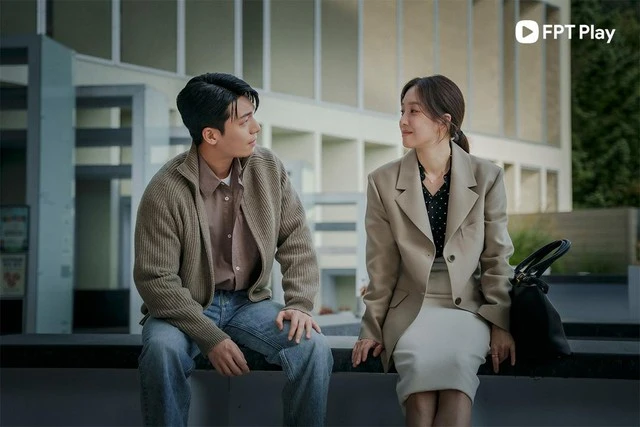 Melodrama mới của tài tử ‘Squid Game’ gây sốt vì mối tình lệch tuổi