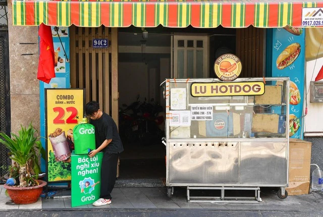 TP.HCM nóng như đổ lửa, hãng xe công nghệ gửi lời nhắn nhủ đặc biệt đến bác tài