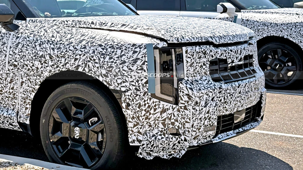Kia Sharpens Its Large SUV With New Hybrid Power And Rugged Looks