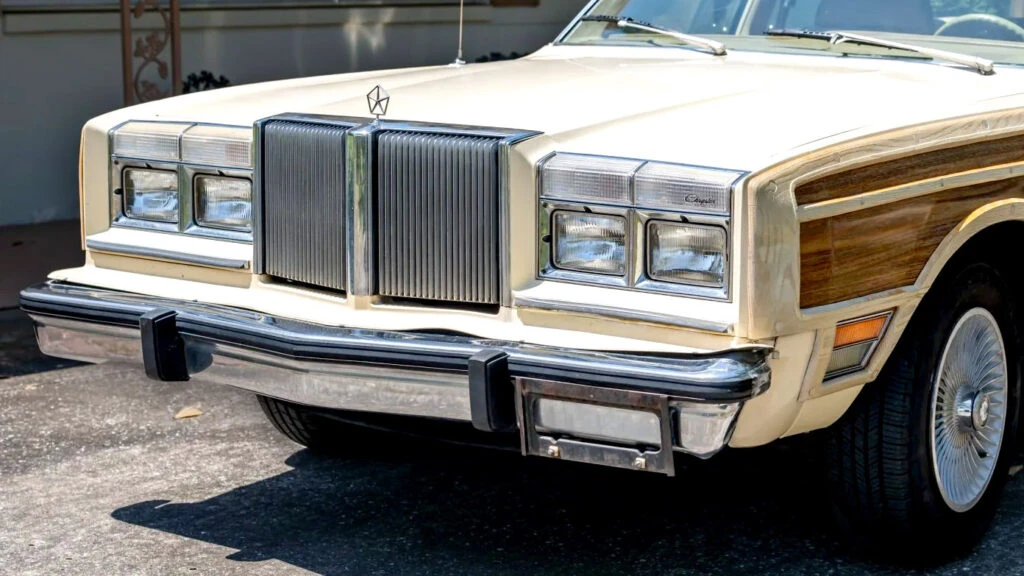 This Beige Chrysler Wagon Refuses To Die And Still Thinks It’s Cool