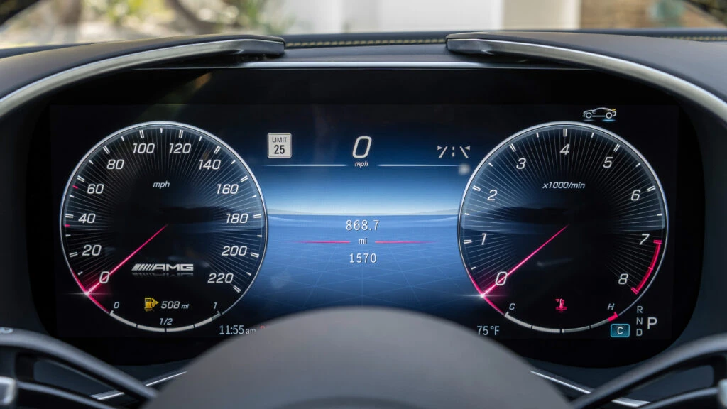 144,000 Mercedes Owners Just Remembered Why Analog Gauges Were So Great