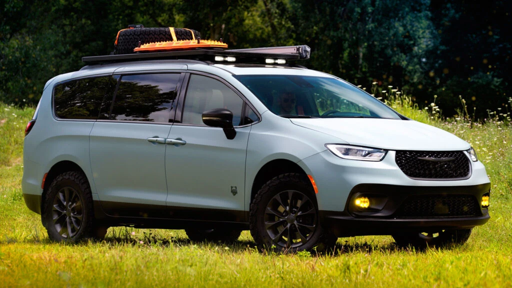 Chrysler Killed The Voyager And Pacifica Hybrid, And Now It’s Considering This