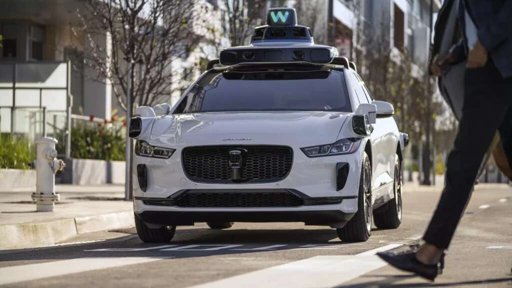 Man Tries To Steal A Waymo Robotaxi In LA And Failed Spectacularly