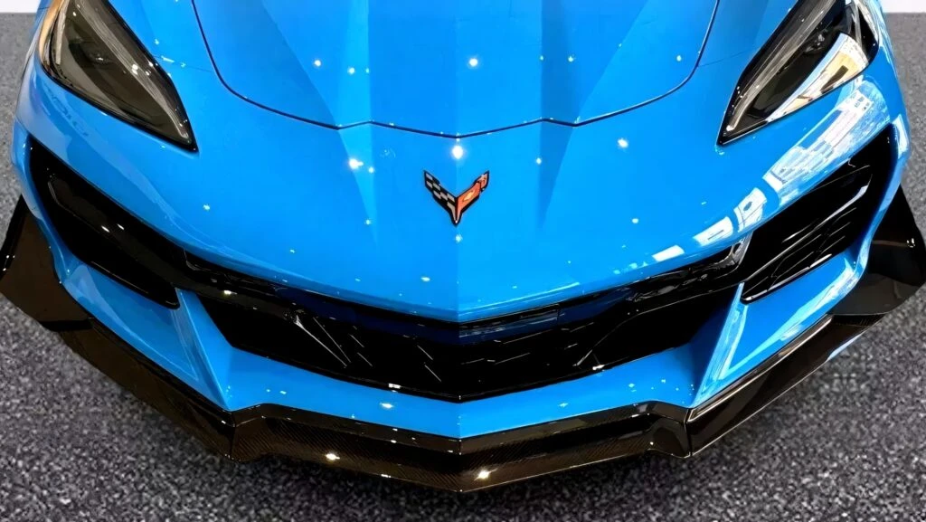 Thief Tried To Drive A Corvette Z06 Through A Window And Got Stuck Halfway