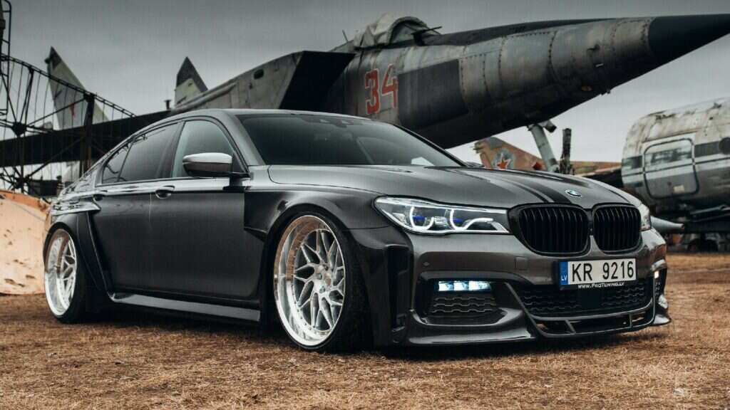 BMW G11 7-Series Tries On A Carbon Fiber WideBody Kit And 22-Inch Wheels