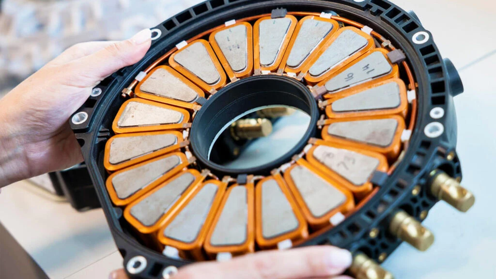 This Featherweight Motor Packs More Power Than Most Supercars