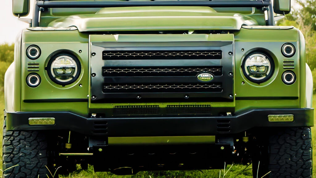 OCTA Who? This Classic Land Rover Packs A 700 HP Punch