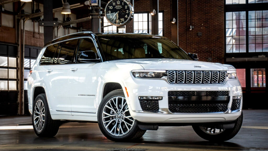 A Jeep Buyer’s Lawsuit Says The Dealer Sold Him A 6,200-Mile Car As New, Forged His Signature, And He Wasn’t Alone