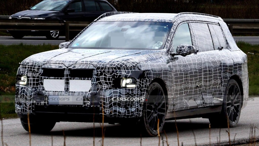 BMW’s iX7 Gets Every Neue Klasse Upgrade Except The One That Would Make It Look Different