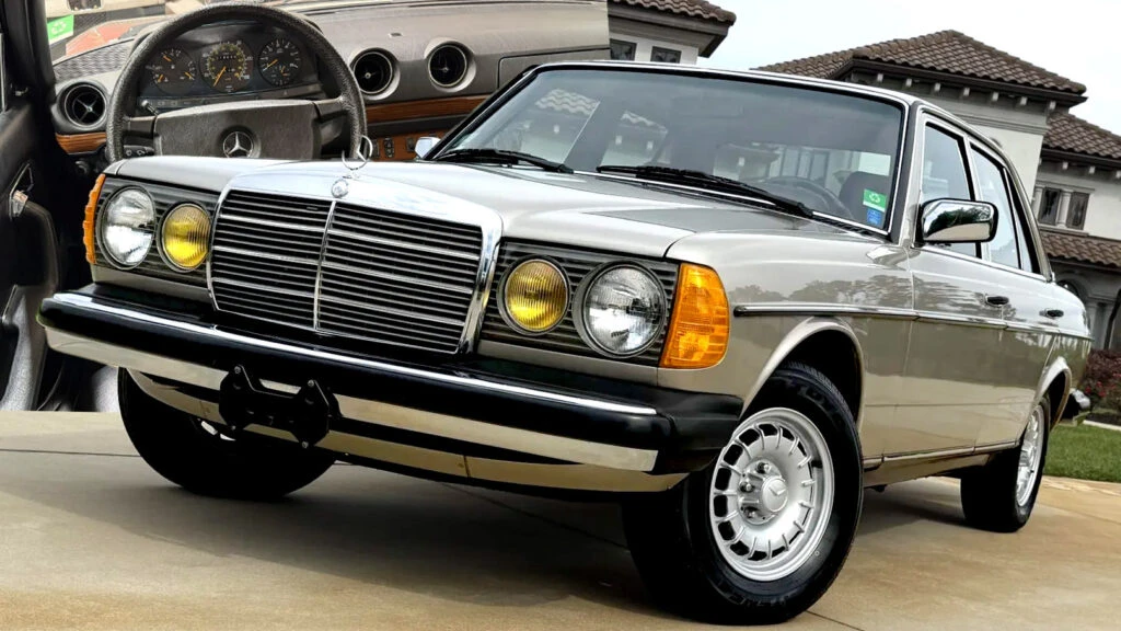 This Mercedes 300D Has Fewer Miles Than A 2025 Corolla, And It’s From 1985