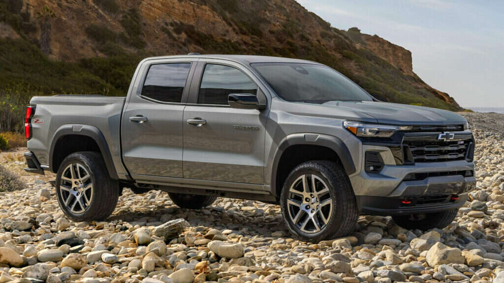 GM Begins Repairs Of Colorado And Canyon’s Bendy Roof Panels