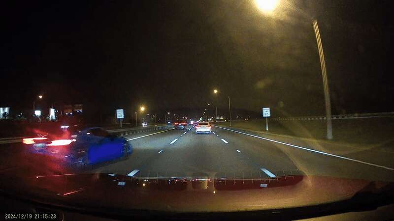 Corvette C8 Flies Off Highway, Merges Back Into Traffic Like Nothing Happened