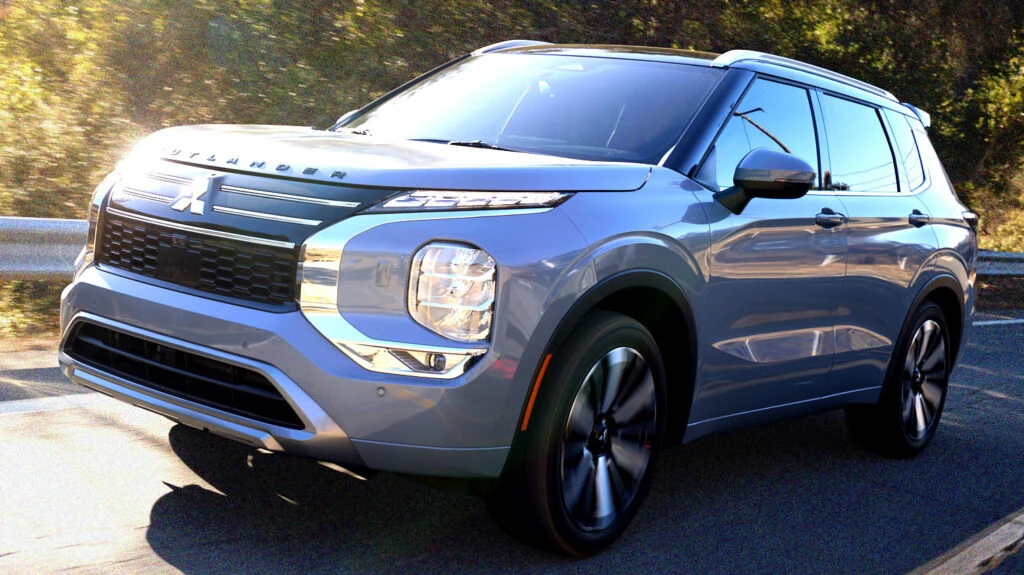 Mitsubishi’s New Hybrid Outlander Makes 174 HP And Barely Cracks 28 MPG