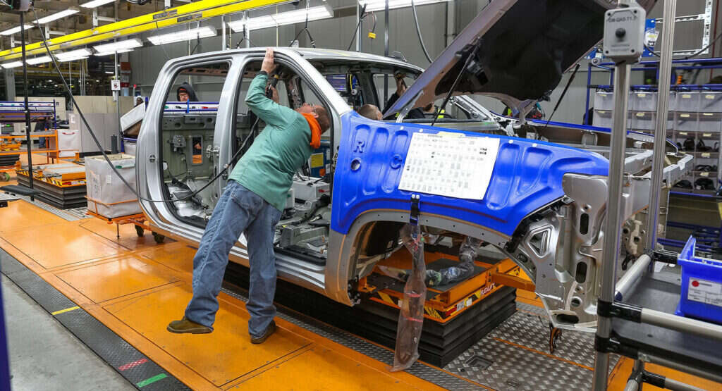 GM Laying Off Hundreds Of Part-Time Temps At Two US Plants