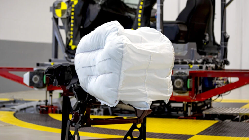 Over 517K Jeeps And Hondas Recalled For Airbag Issues