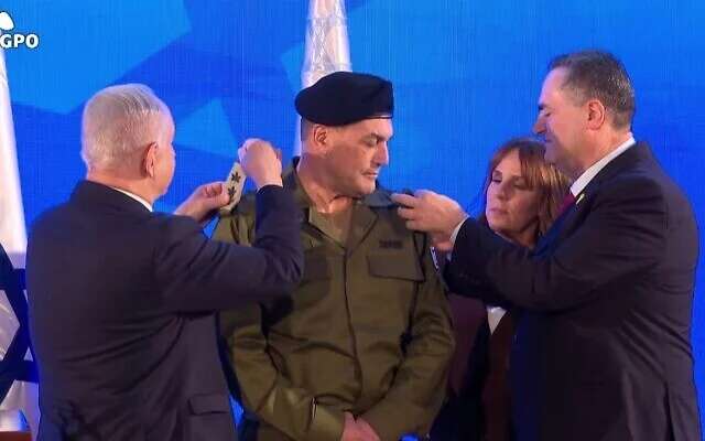 Eyal Zamir promoted to lieutenant general as IDF chief handover ceremony begins