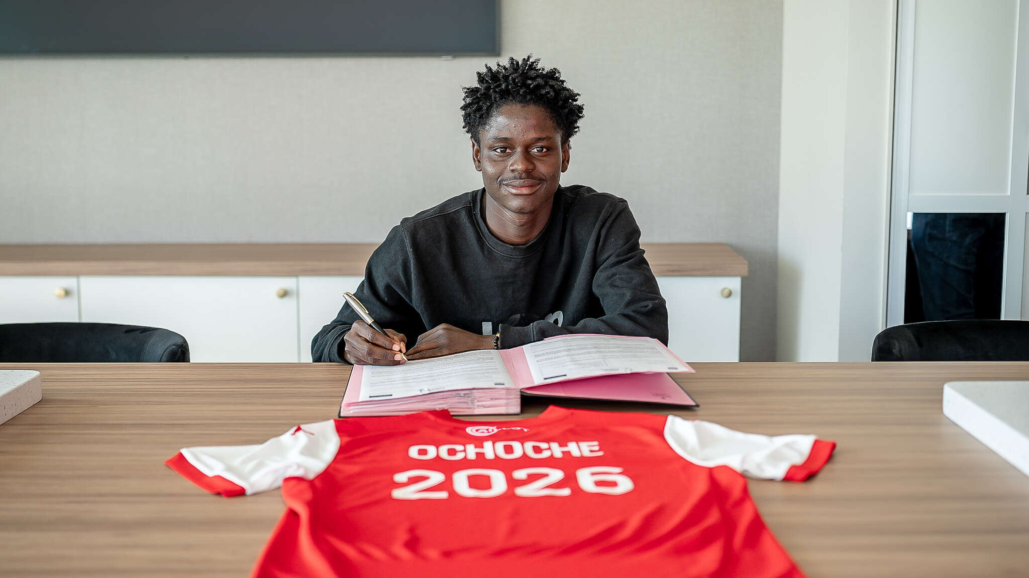 Transfer: Ligue 1 club, Reims sign Nigerian forward