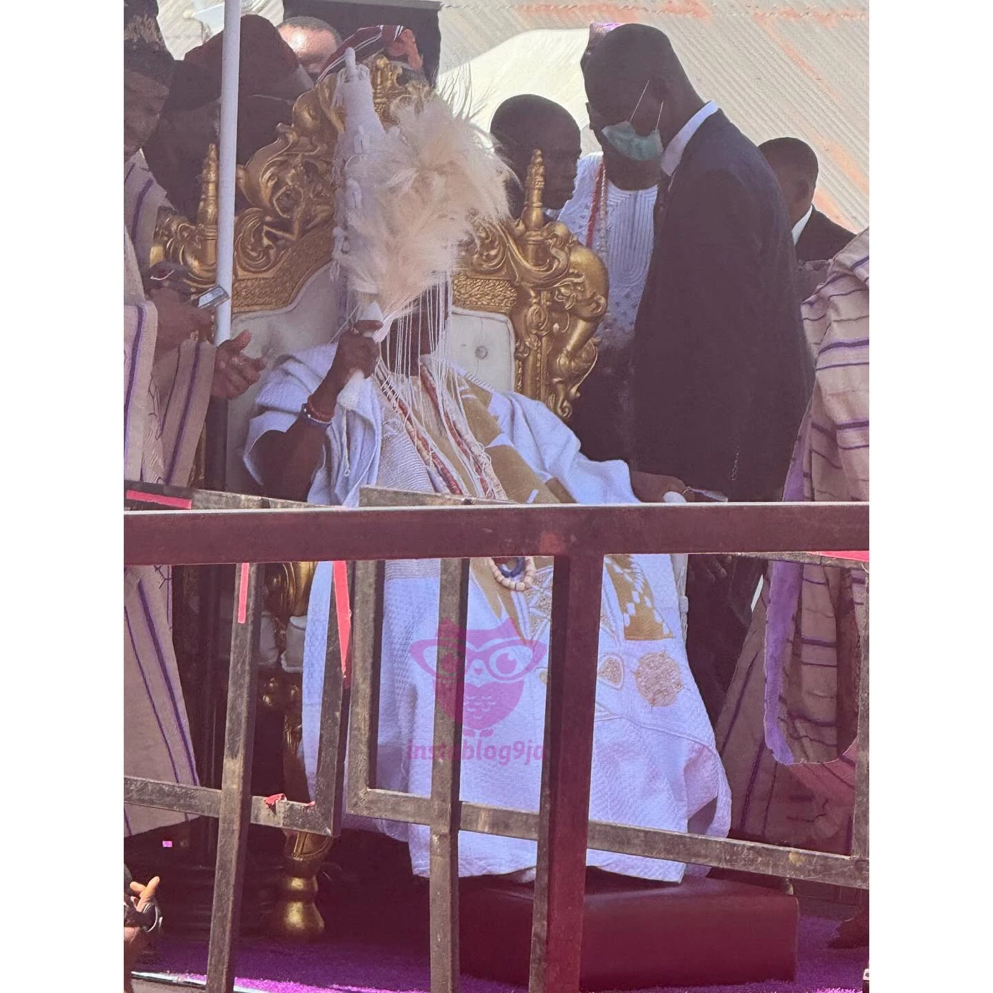 BREAKING: Olubadan: Makinde presents staff, certificate of office to Ladoja