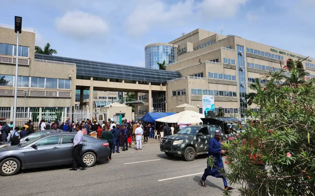 BREAKING: Army orders protesting ex-soldiers to vacate Finance Ministry headquarters