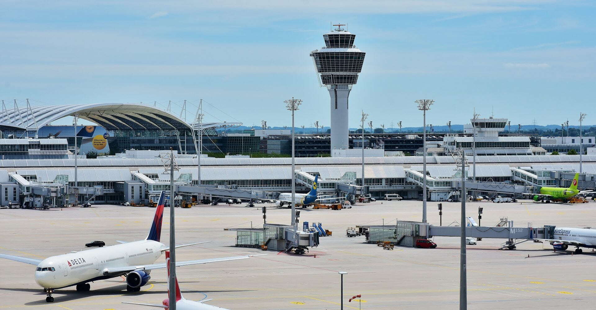 Nigerian govt moves to reduce multiple security personnel at airports