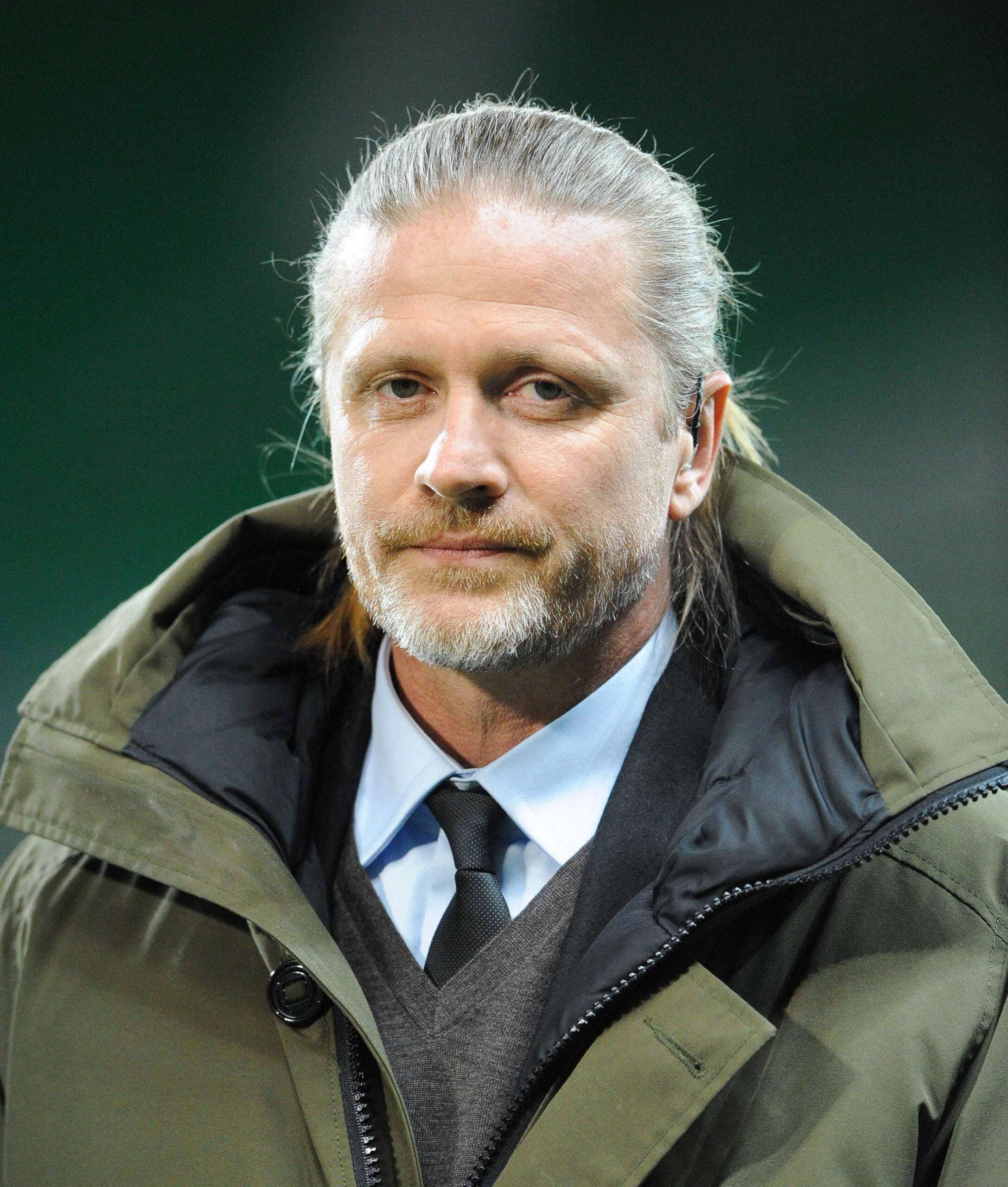 EPL: ‘Where is he’ – Emmanuel Petit begs Man Utd to help struggling forward