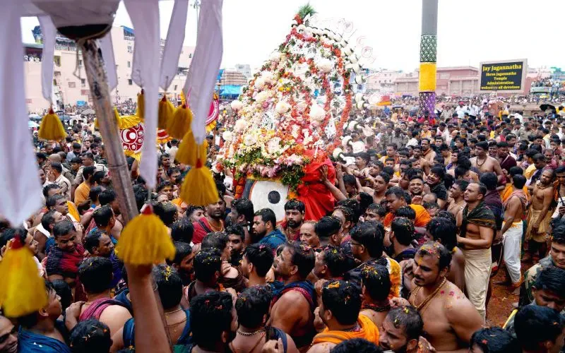 Three dead, several injured in stampede at Indian temple festival