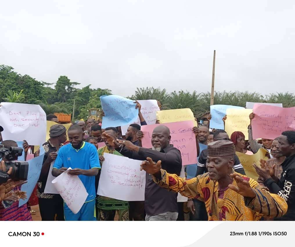 Edo communities protest over alleged plan to withdraw security personnel