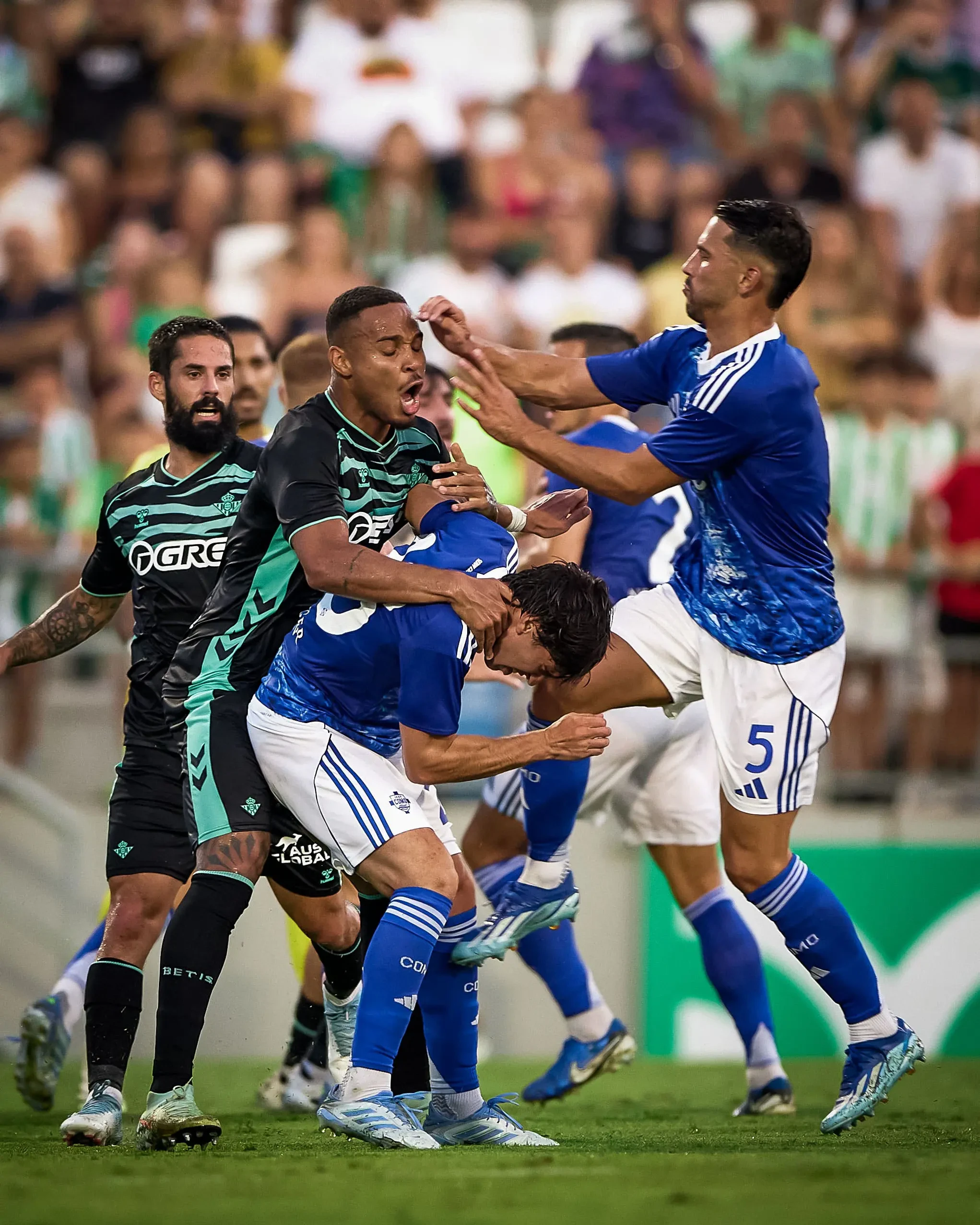 Chaos erupts as Como, Real Betis players fight, exchange blows [VIDEO]
