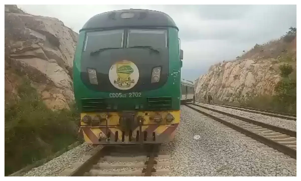 BREAKING: Abuja-Kaduna train derails (VIDEO)
