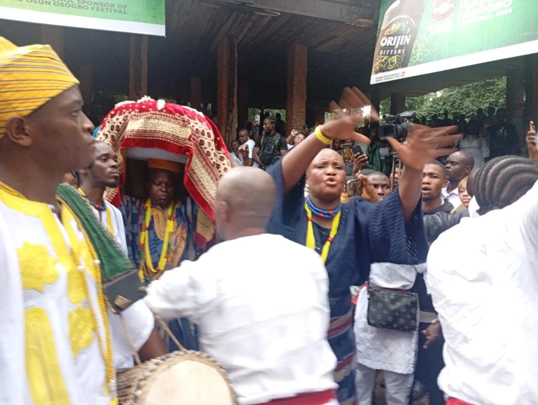 Change of plan as male chief priest carries sacred calabash at Osun festival