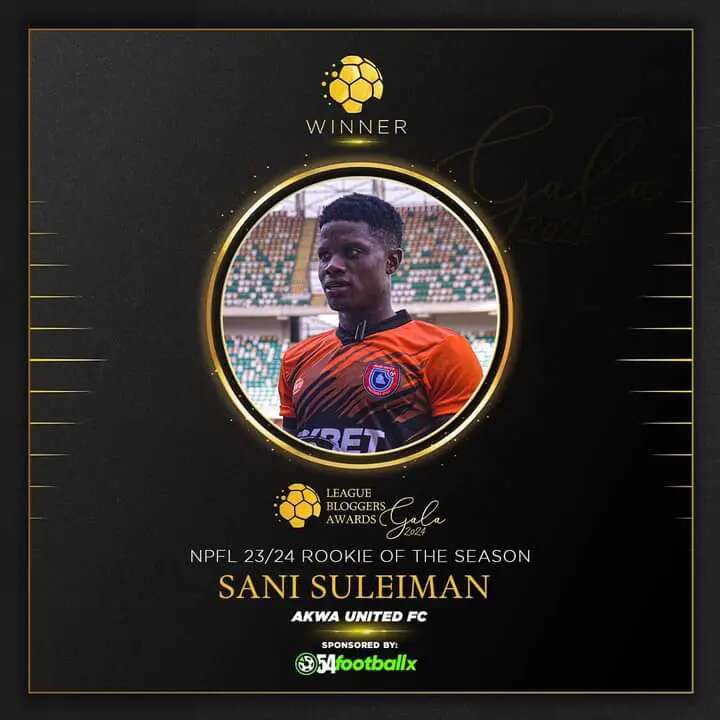 Akwa United celebrate Suleiman’s Rookie of the Season award