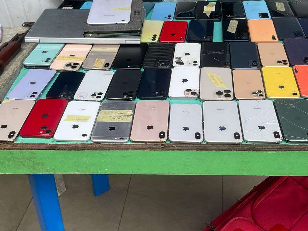 Police arrest two thieves with 55 iPhones, 33 Androids in Delta