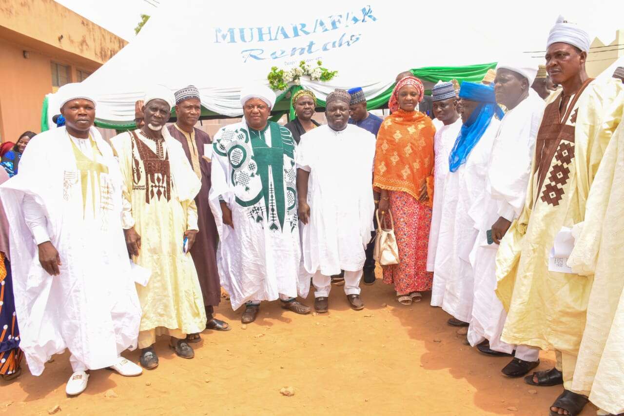 Kwara Govt distributes textbooks, sports kits to public school pupils