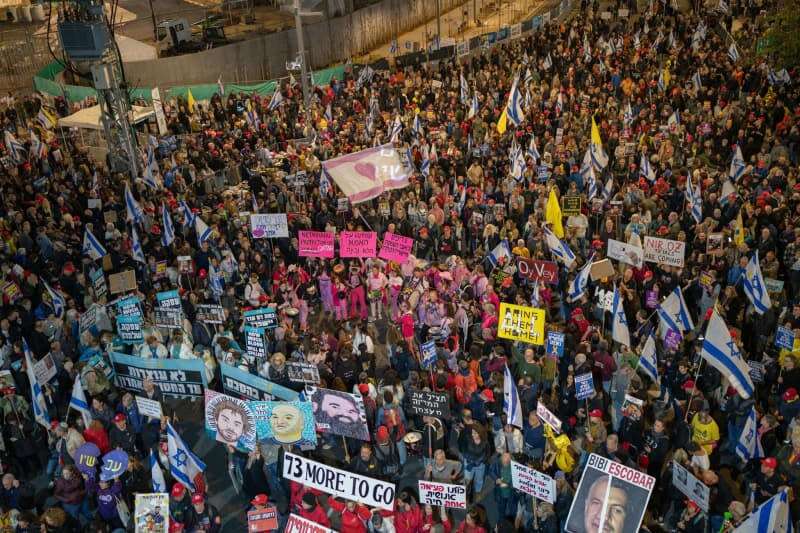 Hamas hostage families protest in Israel on 500th day of kidnappings