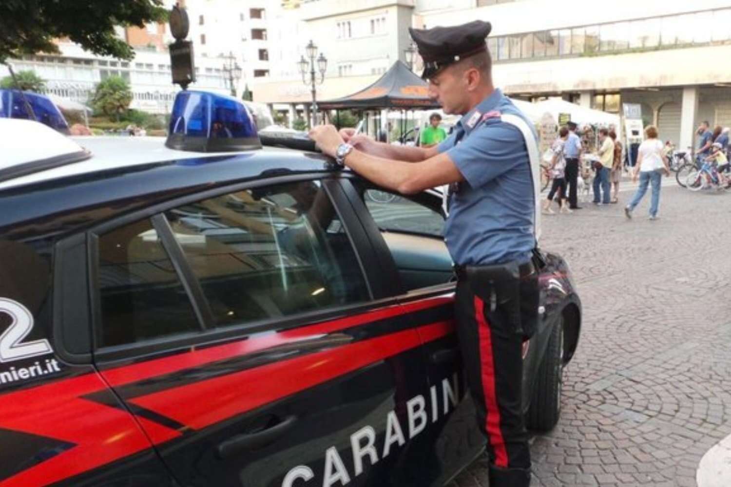 Italy arrests 130 in large-scale raid on Sicilian Mafia