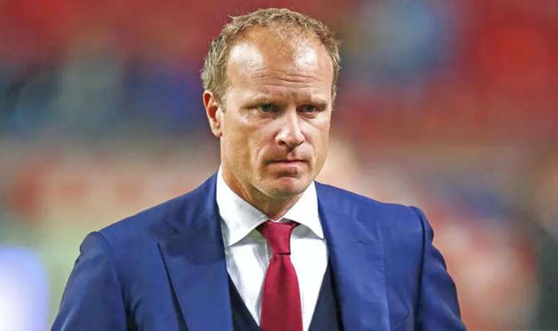 They’re in stable position — Dennis Bergkamp names team that should win title