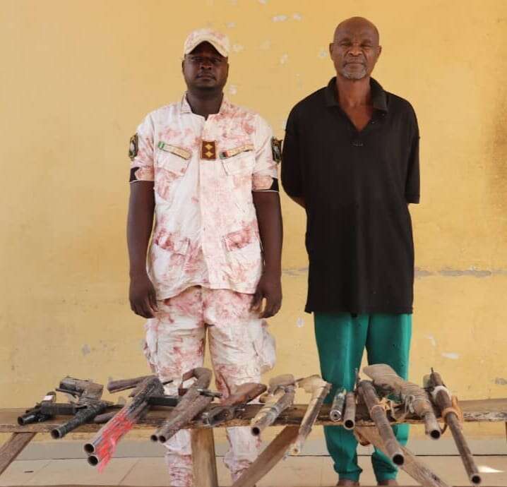 Niger: Police parade two for impersonation, theft, unlawful possession of arms