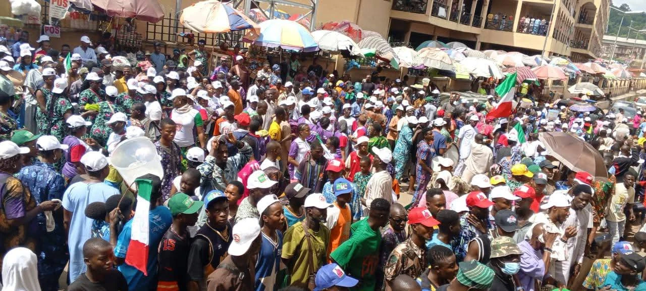 Ekiti Guber: APC is gone – Isaac Fayose reacts as mammoth crowd receive PDP candidate